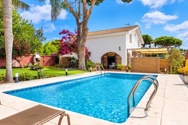 VENTA DE CHALET EN VENTA EN LAS DEHESILLAS