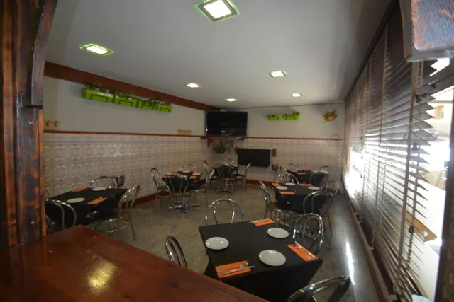 ¡¡ Gran oportunidad de negocio !! Venta de dos locales comerciales, opción a compra o traspaso. — 7