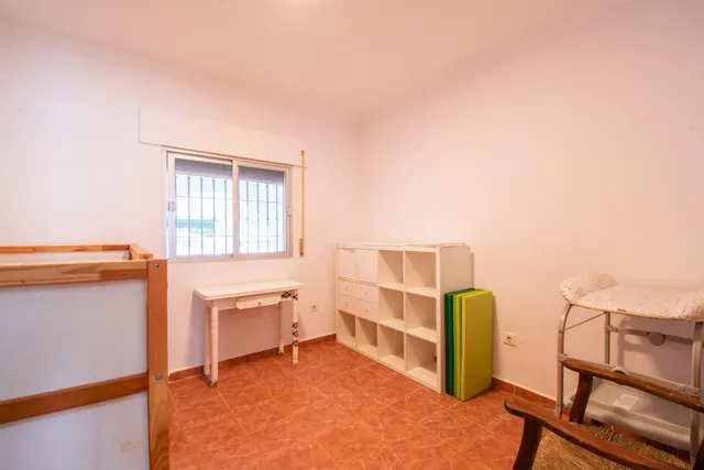 Venta de chalet en las mogarizas con 1125 metros de parcela urbano — 27