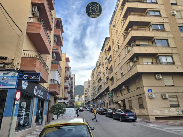 GARAJE O LOCAL EN EL BULEVAR - foto 4