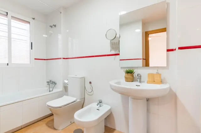 Dúplex amplio de 5 dormitorios con patio, terraza y buhardilla en San José de la Montaña — 29