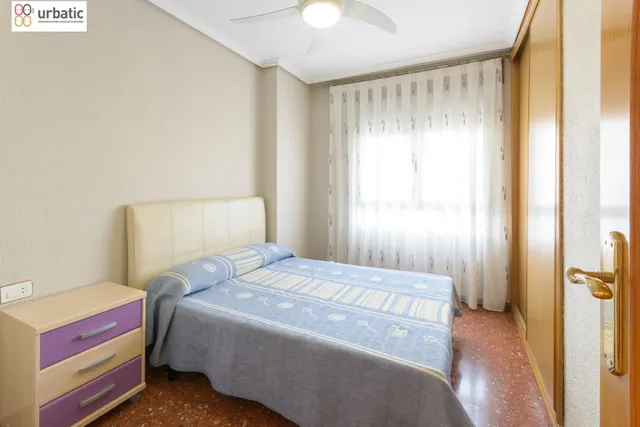 Piso de 3 habitaciones y vestidor con ascensor en el centro de Quart de Poblet — 16