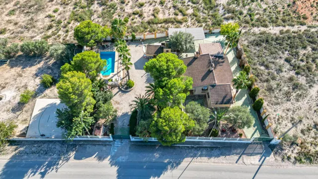 Chalet con parcela de 3.000m2, en paraje La Matanza — 28