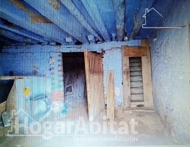 AMPLIA CASA DE PUEBLO PARA REFORMAR CON SOLAR — 18
