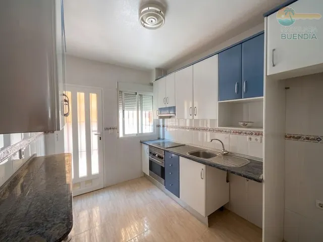 Triplex en bahia con amplias terrazas y plaza de parking — 10