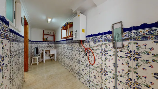 En el Raval, cullera una casa reformada y para entrar a vivir. — 12