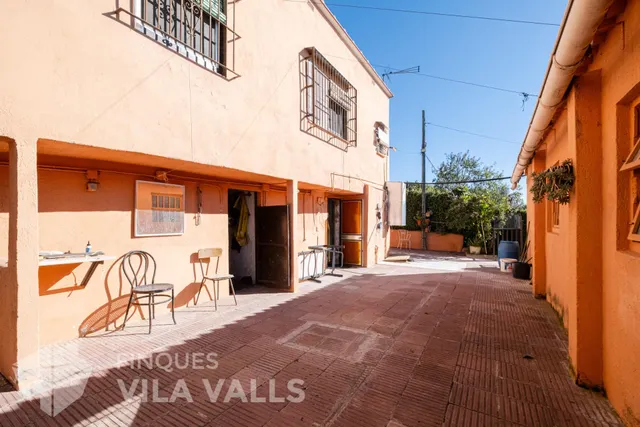 Granja con posibilidad de 2 vivendas.y 1 Ha de terreno — 26