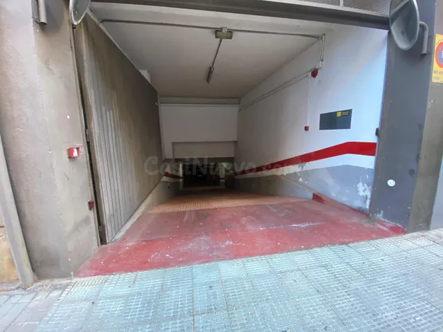 DOS plazas de parking en GARAJE CERVANTES MAS DOS TRASTEROS  - foto 2