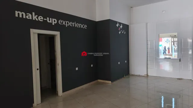 En venta local comercial en el centro de Tortosa. — 17
