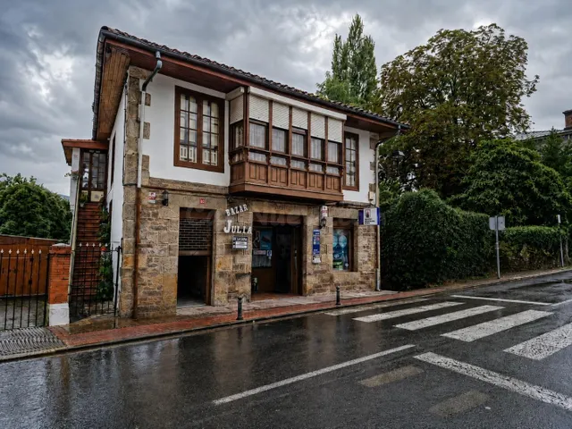 Céntrico local comercial en Molledo – Cantabria.