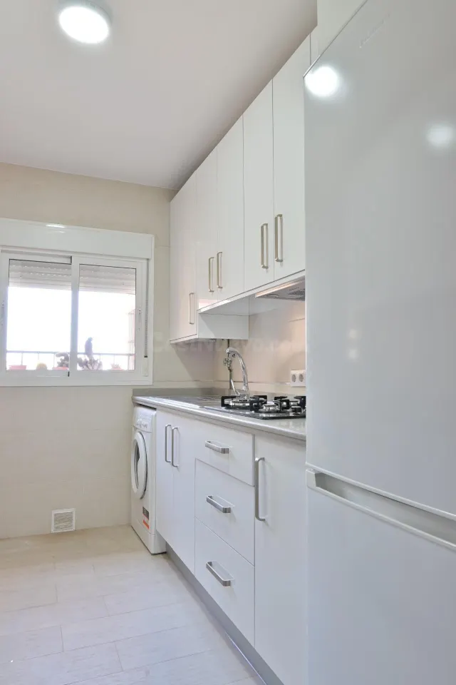 Bonito piso reformado de cuatro dormitorios en la zona de Sa - foto 3