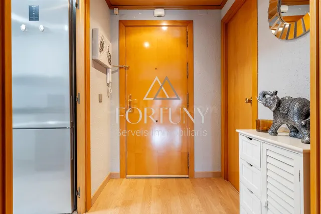 Piso en venta en calle Escultor Rocamora, Reus. - foto 2