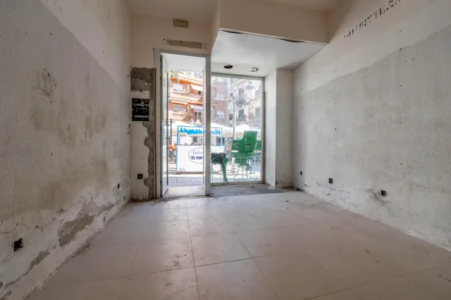 Oportunidad de Inversión en Local Comercial en el Centro de Almuñécar — 11