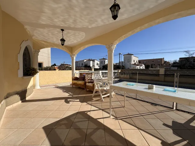 Empuriabrava – Sector Requesens | Chalet con piscina privada - foto 2