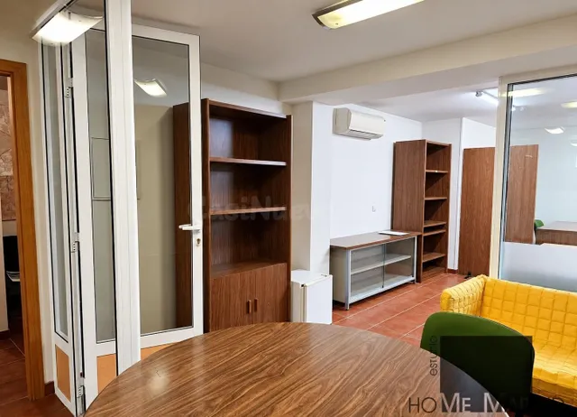 ESTUDIO HOME MADRID ofrece oficina profesional de 52,51 m2, con jardín circundante, en el barrio de Peñagrande. — 5