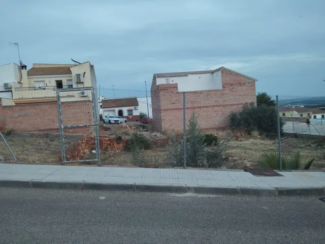 EXCLUSIVA PARCELA EN CERRO DE LAS NIÑAS, HORNACHUELOS — 3