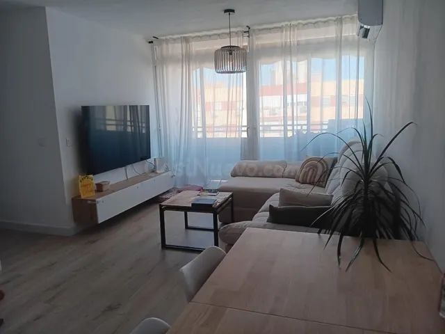 ✨ ¡Piso reformado con terraza y vistas despejadas en Barriad - foto 2