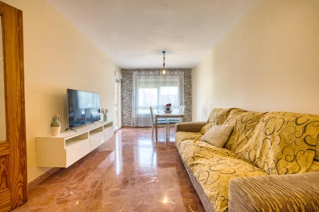 Vivienda en Alquiler para Perfil Profesional: Luz, Calma y B - foto 2