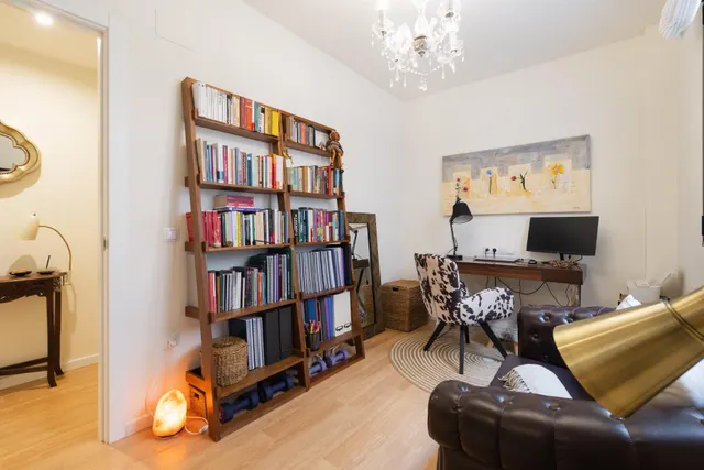Amplio Piso en Venta en el Corazón de Almería — 8