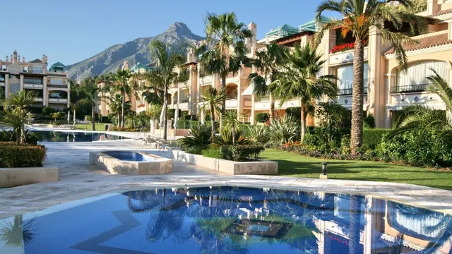 Planta baja 3 habitaciones 272m² en alquiler - Marbella