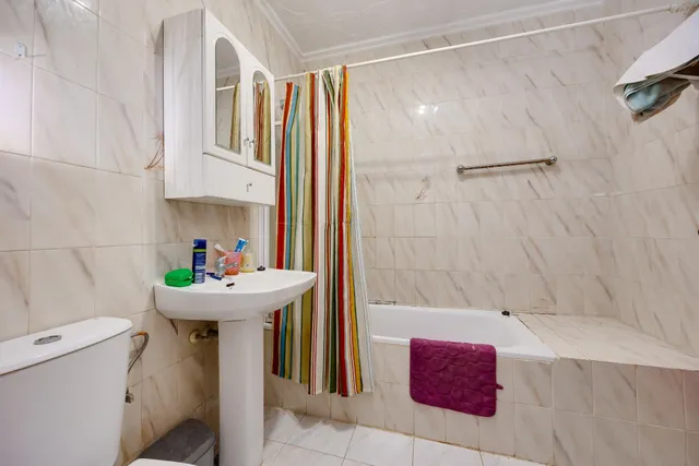 Bungalow sin vecinos arriba de 1 dormitorio con patio en Nueva Torrevieja — 12