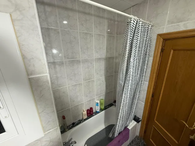 Semi-ático con terraza en venta en calle Marina. — 14