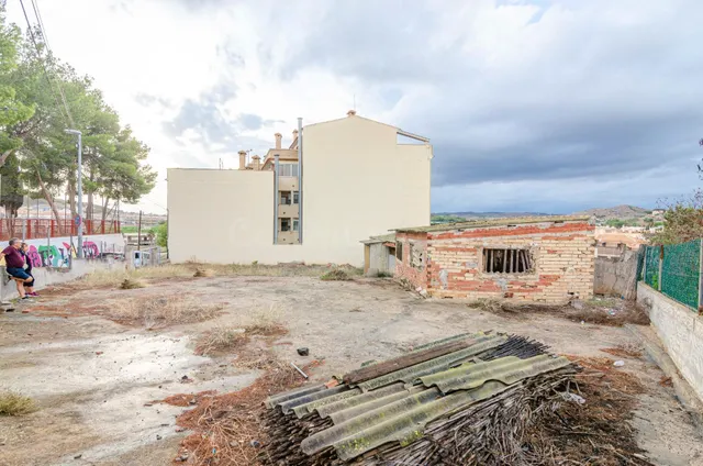 Oportunidad Única: Solar en Crecimiento para Construcción de - foto 5