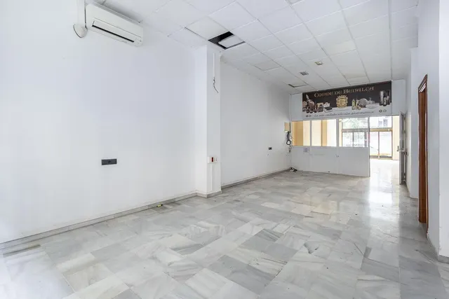 LOCAL COMERCIAL EN ARABIAL JUNTO HIPERCOR — 6