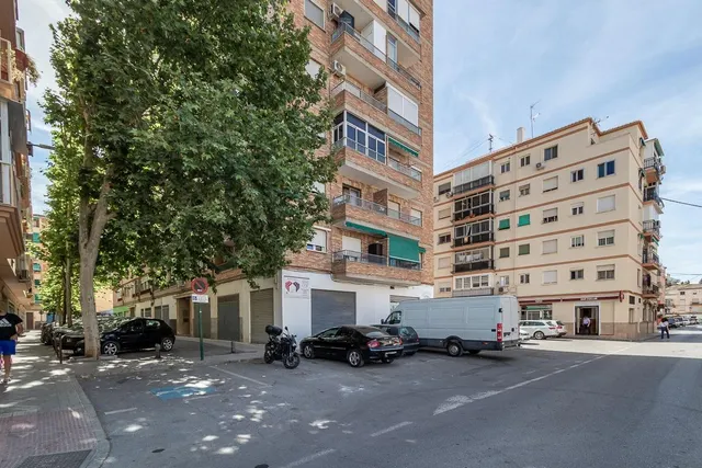 Calle Diamantino García — 28