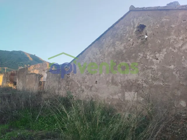 Casa de piedra con 61 hectáreas de terreno — 38