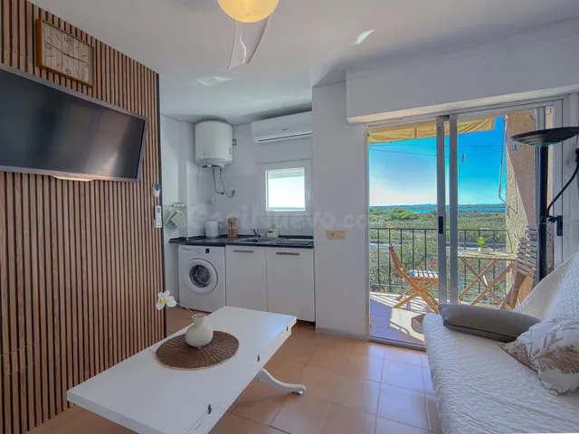 Espléndido apartamento reformado, tipo Loft con 1 dormitorio y terrazas con impresionantes vistas a la laguna rosa (450 m de playa) — 2