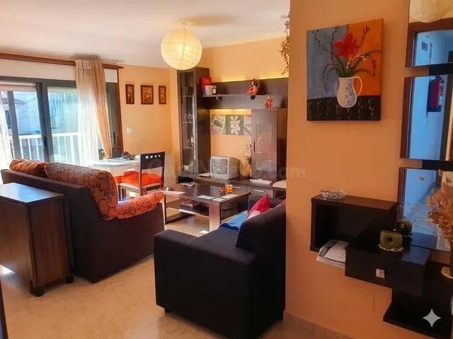 Apartamento de 2 dormitorios y terraza a escasos 8 min camin