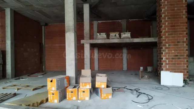 Local comercial 719m² en venta - Area 6 - foto 3