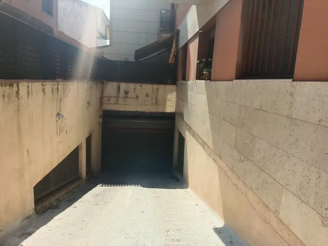 Plaza parking coche, en venta, 21 m2 céntrica. — 6