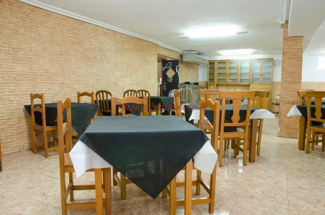 LOCAL COMERCIAL RESTAURANTE EN ARNEVA — 2