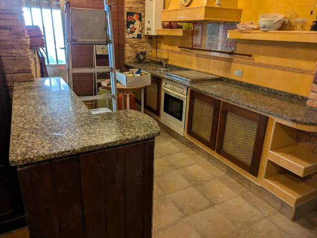 Planta baja independiente con porche y jardín privado en Vigo — 7