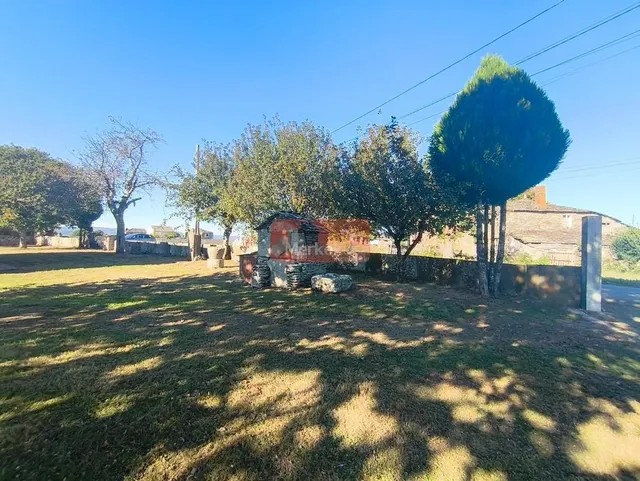 Casa de piedra gallega en venta en Begonte: espacio, encanto y tranquilidad — 49