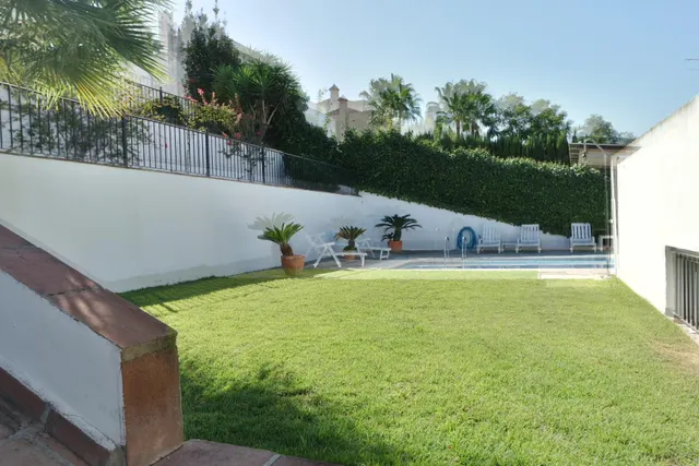 Impresionante chalet con piscina y en zona con campo de golf — 13