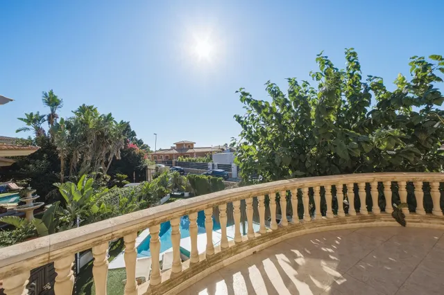 ESPECTACULAR VILLA CON PISCINA, 6 DORMITORIOS EN SUITE Y VISTAS AL MAR EN SA TORRE — 30