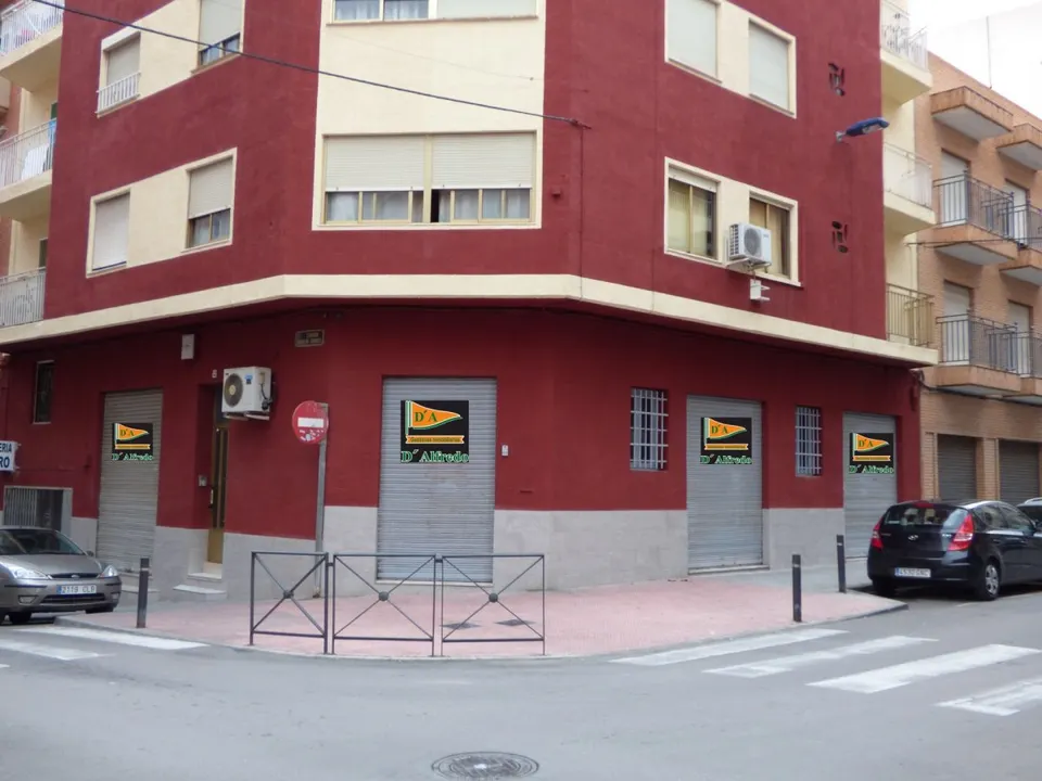 LOCAL ESQUINA de 170m2