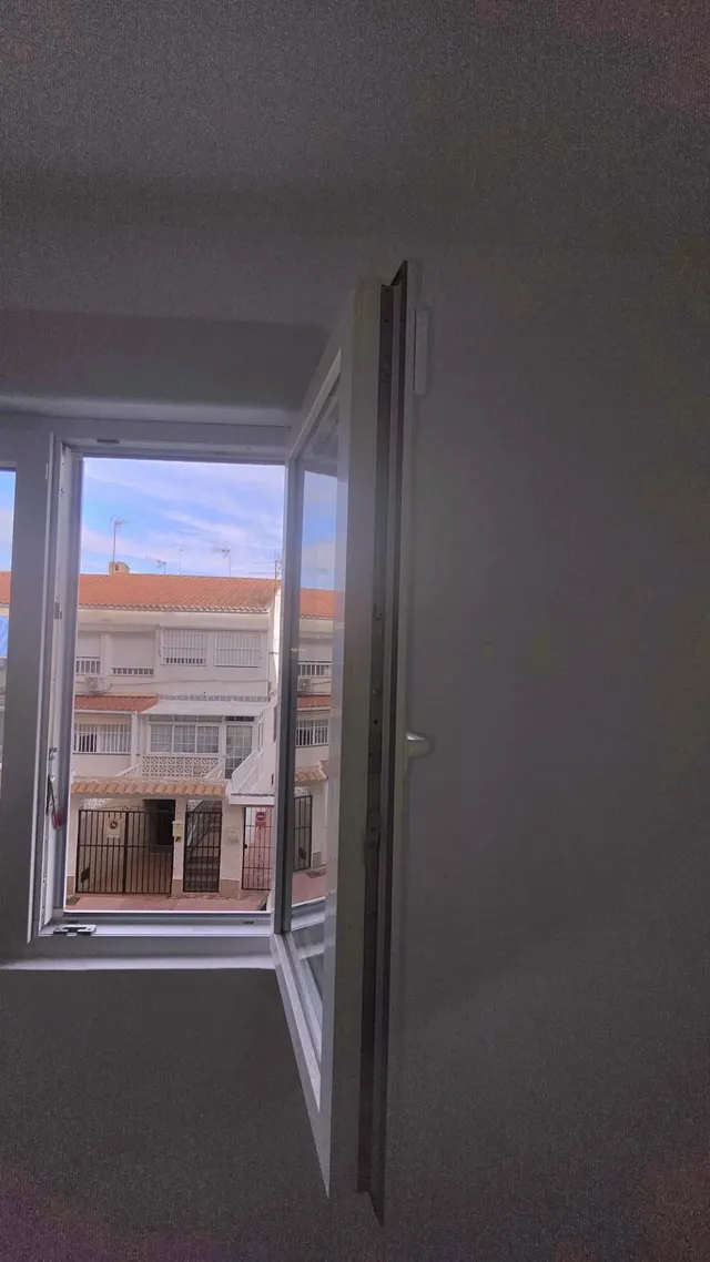 Apartamento reformado de 2 dormitorios en Torrevieja — 7