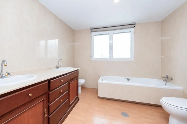 Casa adosada en Los REBITES - Huetor Vega. Con piscina privada. — 50