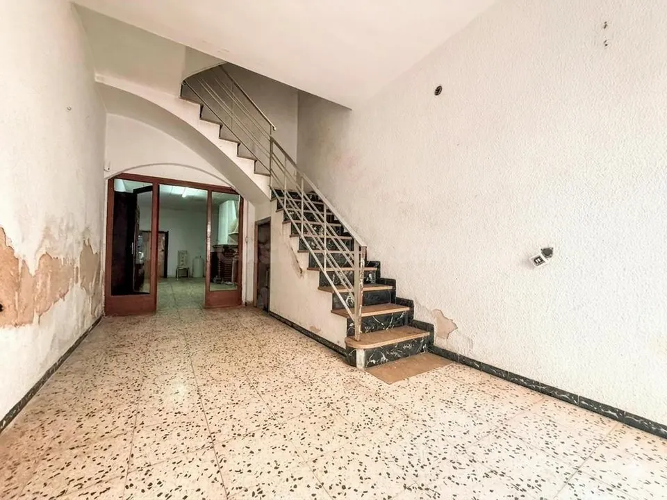 VIVIENDA CON ALTO POTENCIAL Y TERRAZA EN ALCANAR EN VENTA