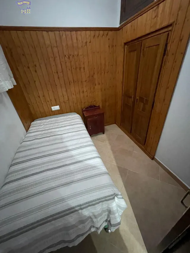 SE VENDE CASA EN ZONA DEL BARRIO BAJO — 44