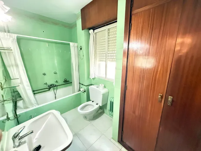 PISO DE LUJO EN BARRIO DE SANTA CRUZ — 34