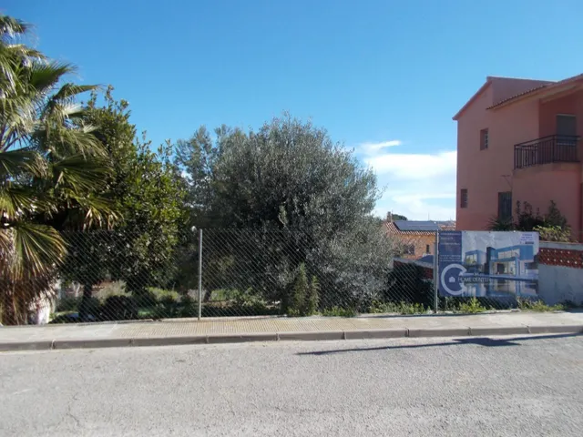 Fantástica parcela en El Vendrell - Urbanización Oasis — 12