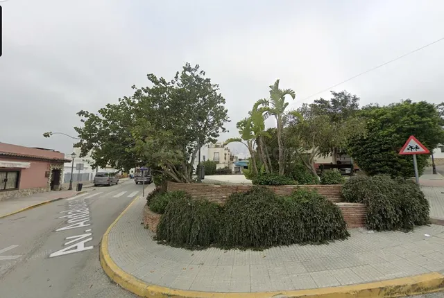 CASA EN BENALUP
