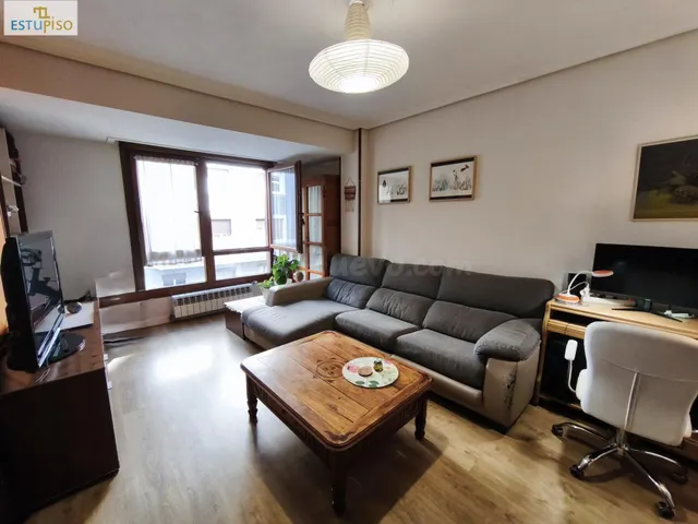 Amplio y cuidado piso ☀️ 144 m2, 4 habitaciones, 2 terrazas  - foto 2
