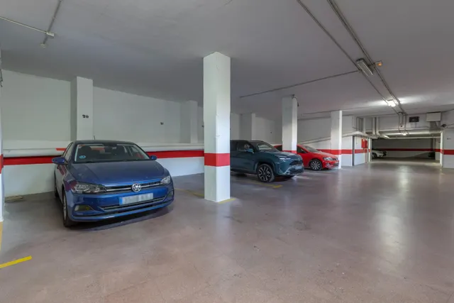 Ideal inversores!!! 35 plazas de aparcamiento y 5 trasteros, todo alquilado — 15