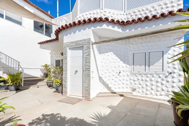 Casa independiente reformada con finca en Los Hoyos - foto 2